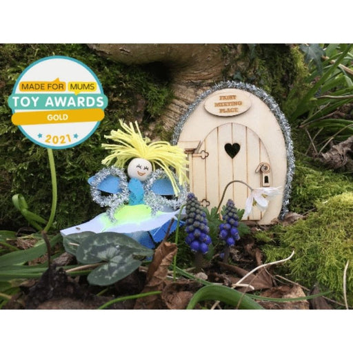 This Magical Fairy Fun in a Tin gift contains eight flower fairy friends and a magical fairy door to go on enchanted adventures with. Easy to make and after play they all store away neatly in the tin.   Each tin contains Fabric, pipe cleaners, wooden heads, wooden door kit, glue and instructions. The tin size is 14.5 x 10.5 x 5.4cm.  Recommended age is 6 years +.  This is a  Made for Mums Toy Awards 2021 GOLD Winner.